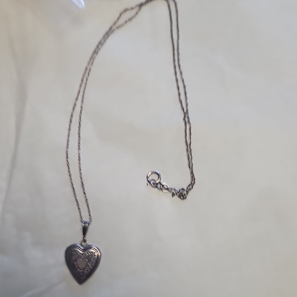 Silver Heart Pendant Necklace - Picture 1 of 1
